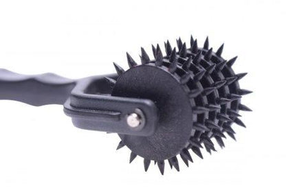 Master Series Spiked 5 Row Pinwheel - Black MS-AE696